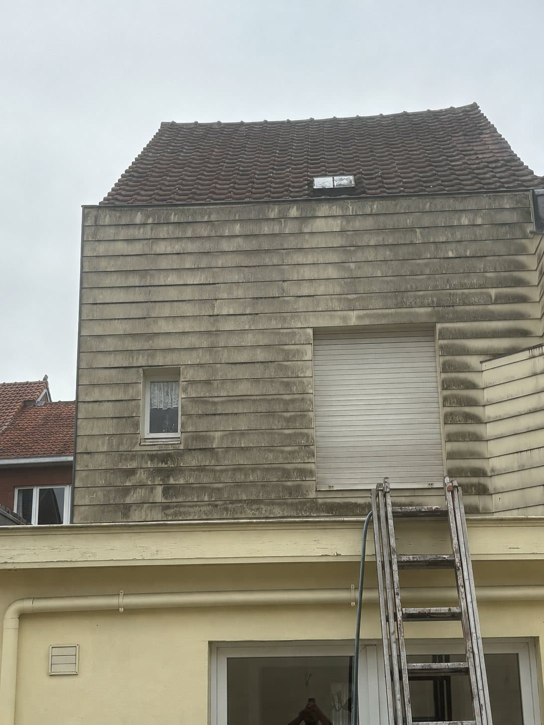 Nettoyage de façade — avant intervention